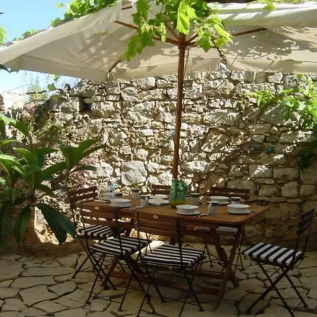 Hvar Architect's House * Pitve