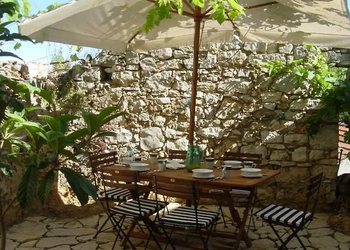 Hvar Architect's House * Pitve